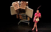 Illustration de « ROSEMONDE - Solo clownesque acrobatique tout terrain, imprevisible et bluffant »